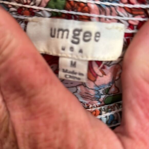 UMGEE Red and Pink Floral Off the Shoulder  Hi/lo top with smocking-like new! - Picture 13 of 15